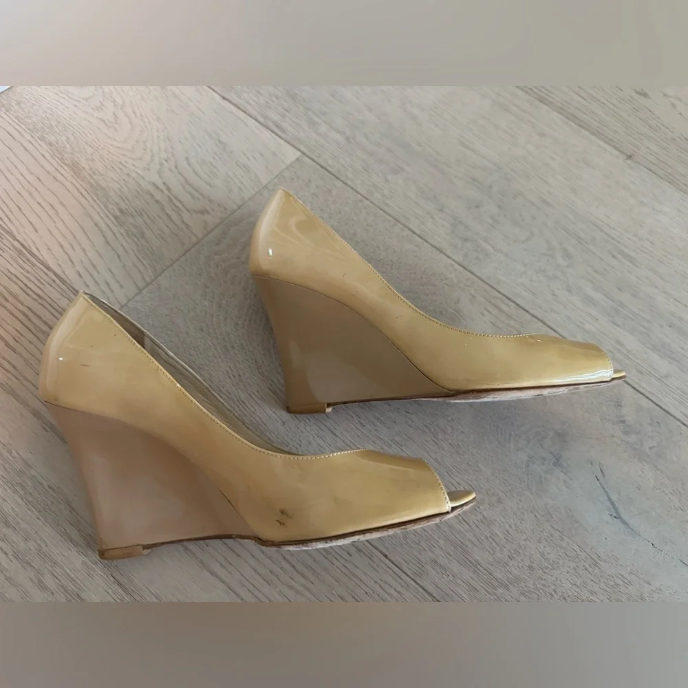 Jimmy Choo Baxen Patent Peep-Toe Wedge Pump size 37.5 Beige color